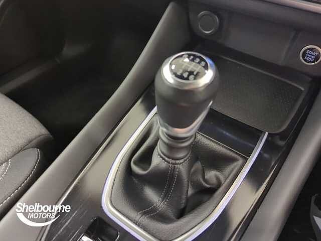 Nissan Qashqai DIG-T N-CONNECTA MHEV